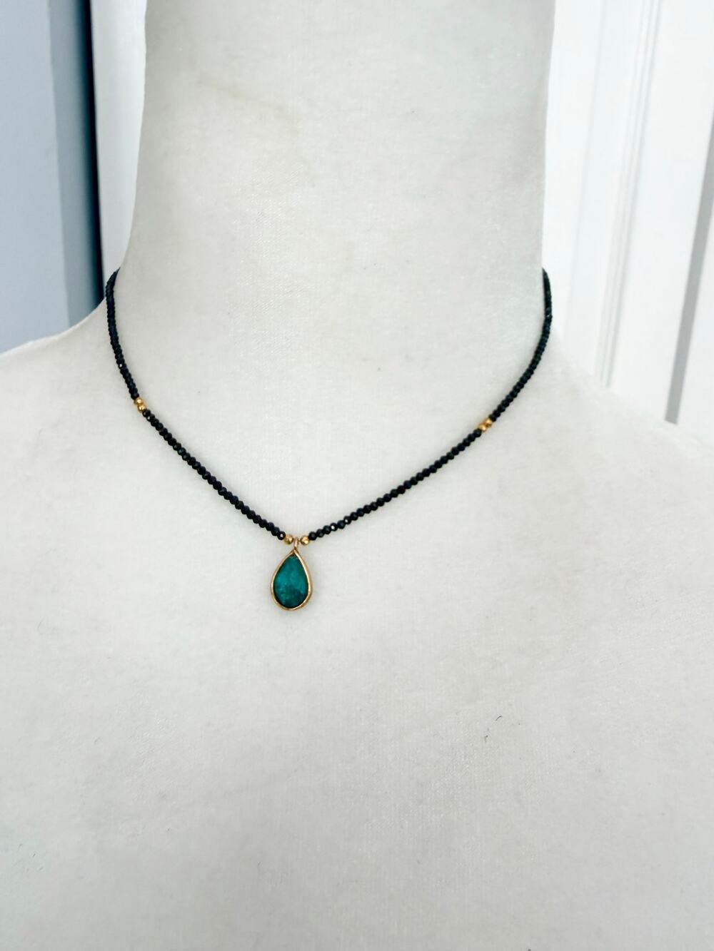 Black Faceted Bead Necklace with Teal Green Teardrop Pendant Gold Tone